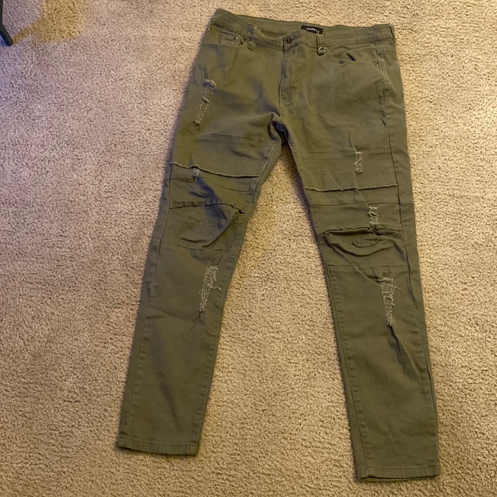 Item 04 Men Army Green Jean Pants Size 38, by KAYDEN K